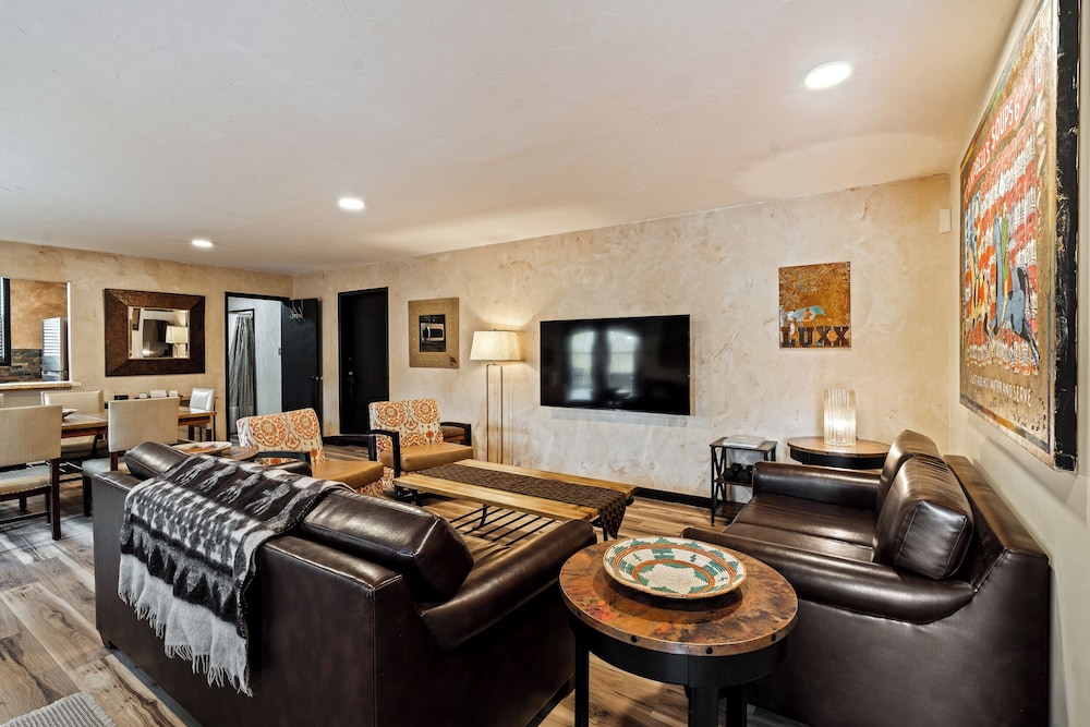 LUXX LODGE Glamping and Taos RV Park