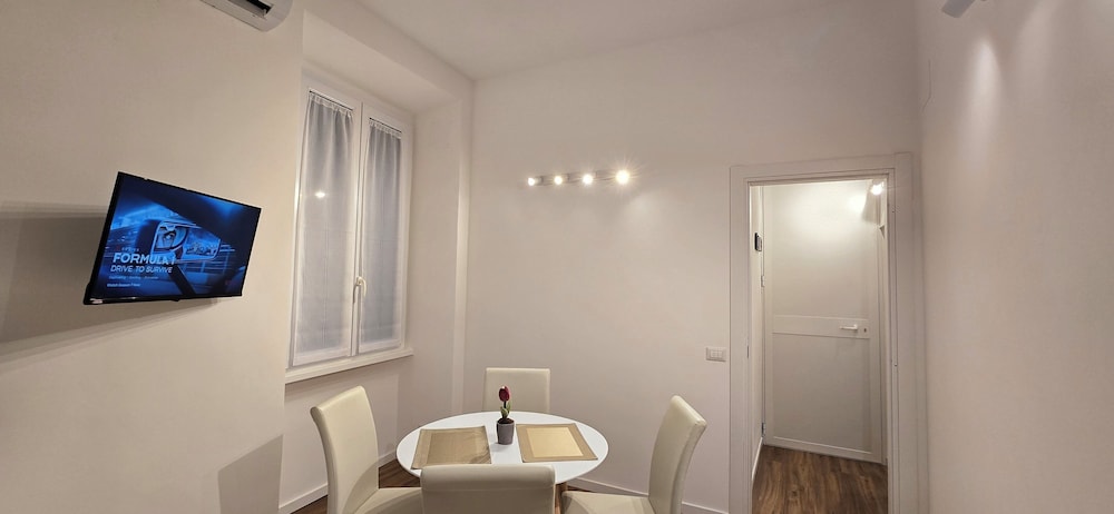 Rooms And Comfort Apartment