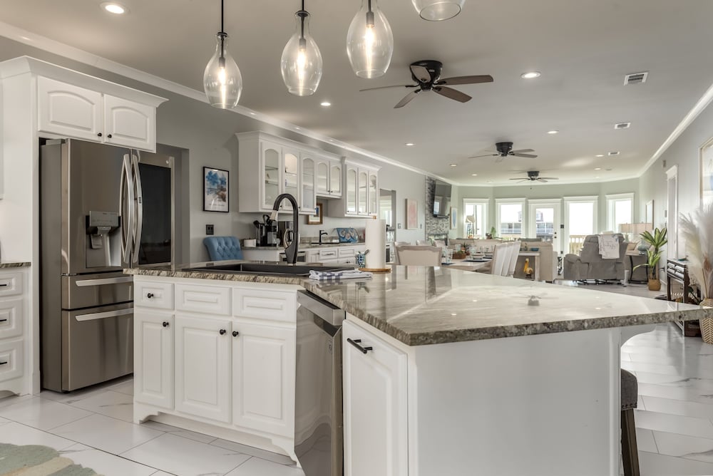 Bay Breeze - 2420 Bienville 4 Bedroom Home