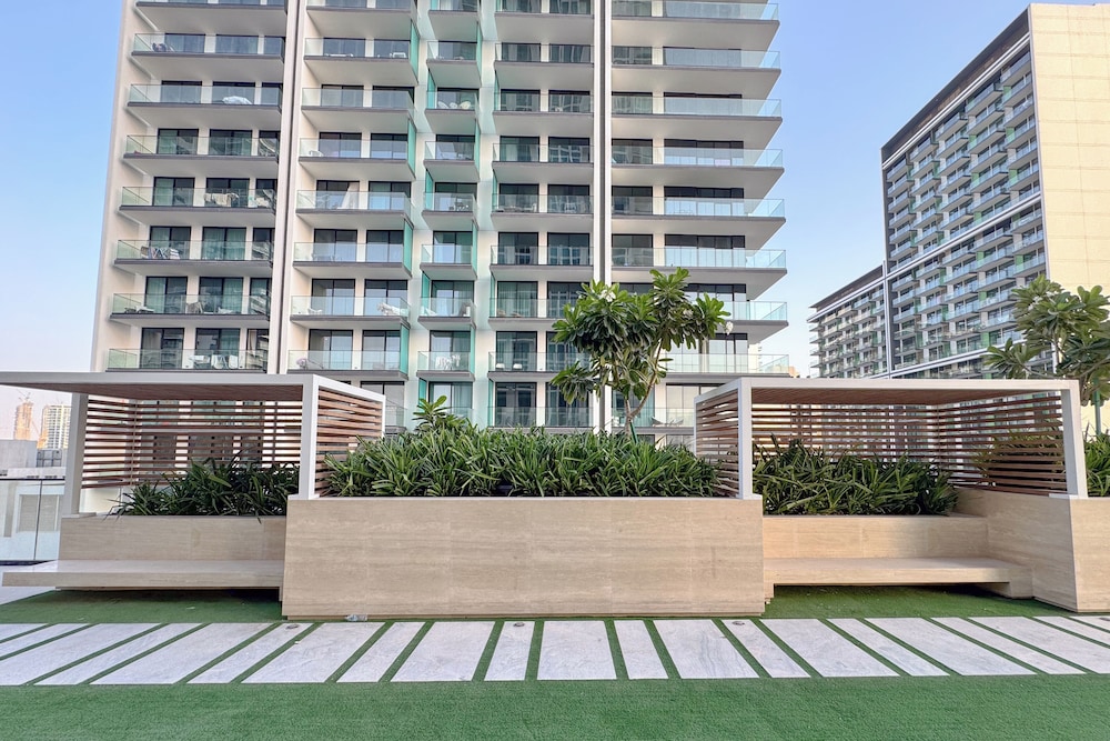 PVH - City View 1BR - Binghatti House