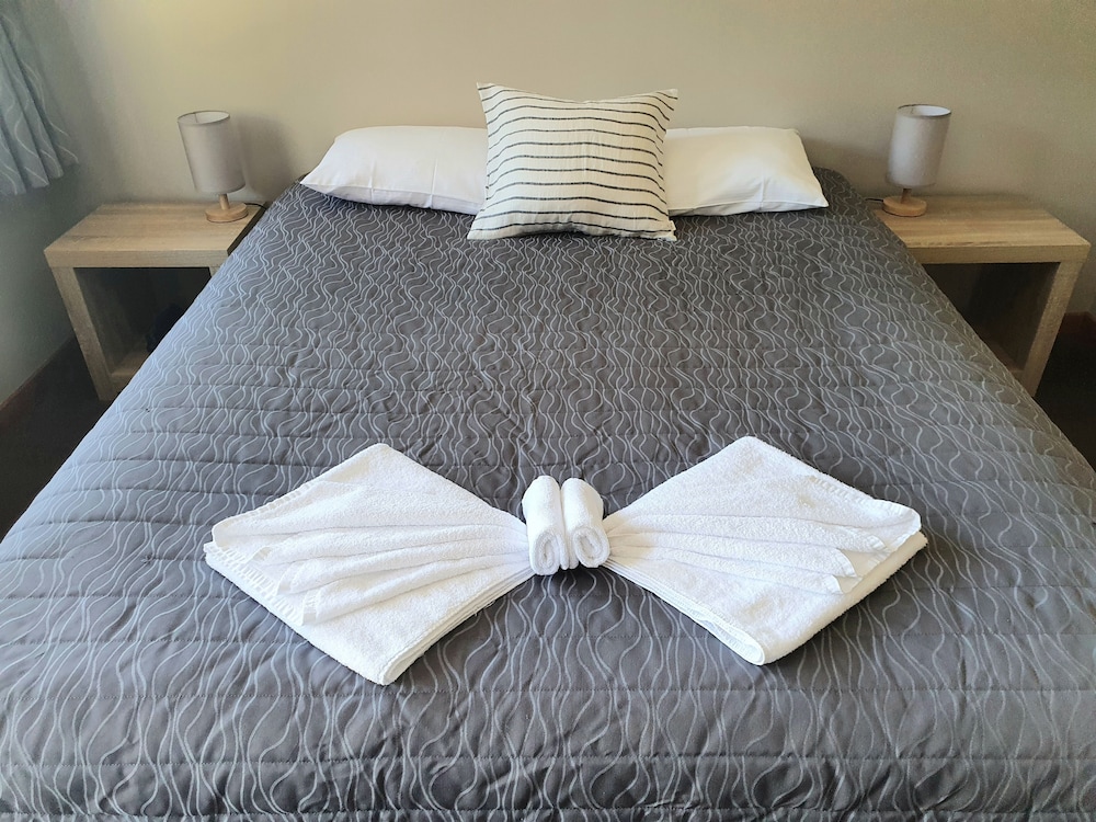 Bay Vista Waterfront Motel Picton - Image 3