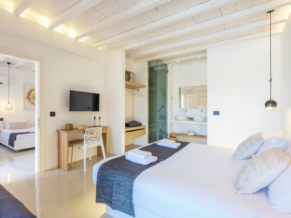 Mykonist Merchia Beach Villas & Suites
