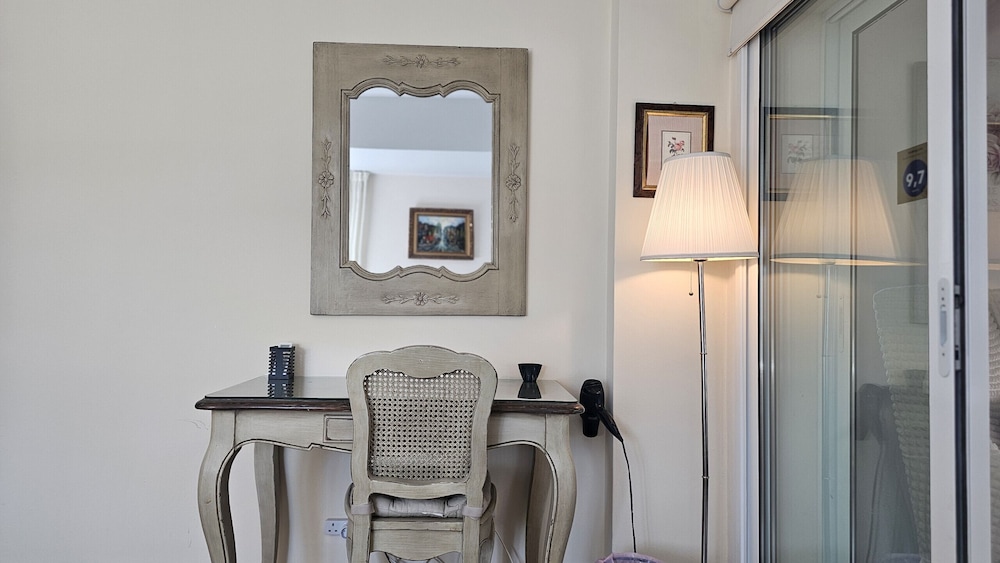 116 NIC 303 - Stay Vintage Central Suites