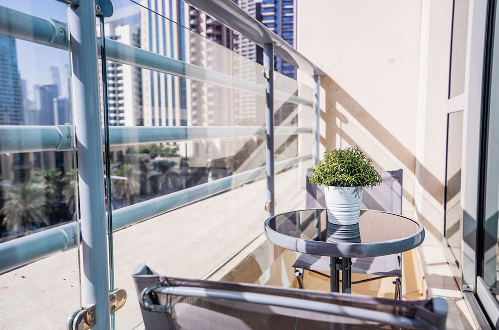 Nasma Luxury Stays- BLVD Central Podium