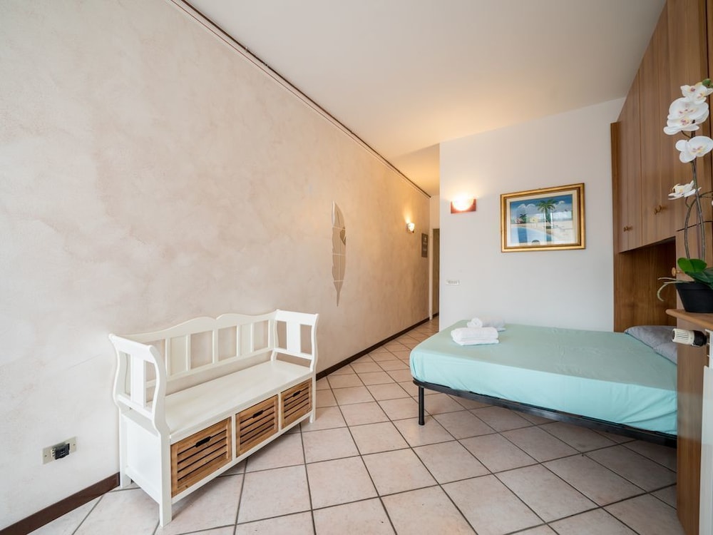 Bright Apartments Desenzano - Teatri Pool view 4