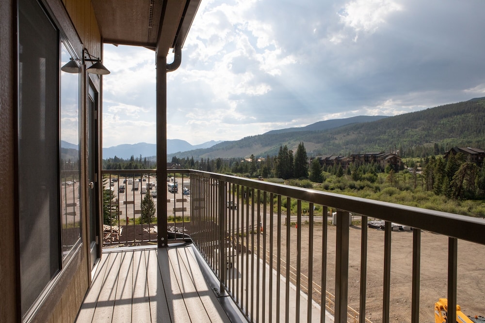Keystone Ski Resort CO - Slopeside Lodging