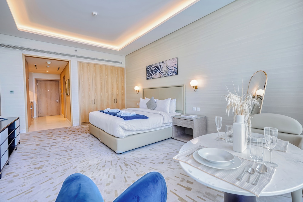 PVH - Inviting Studio - Palm Tower