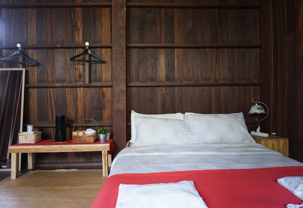 Kaampuju Cafe and Rooms