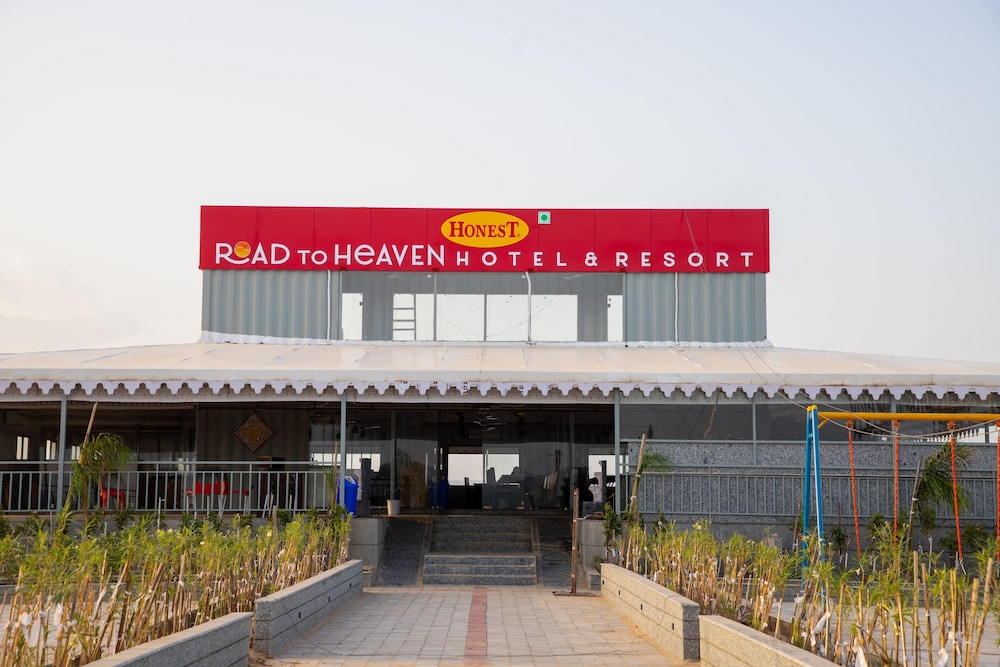 Stayguru Road to Heaven Resort