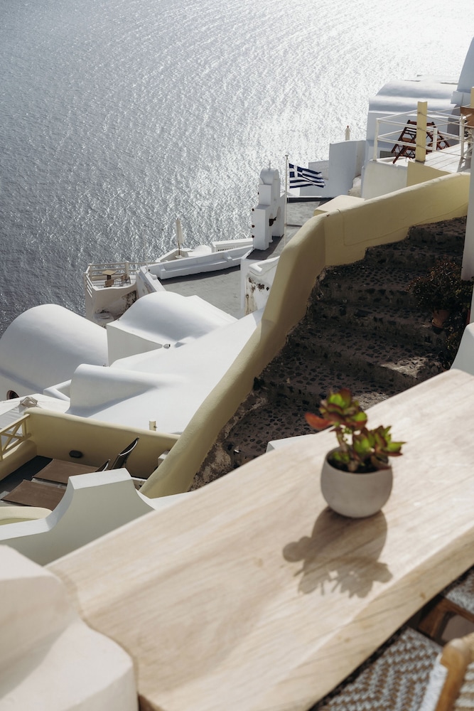 Nano Oia Villas