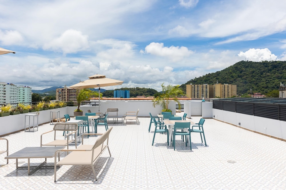 The Travelers Condo by Acomodo