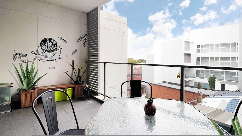 Metawise 2BR Apartment in Heart of Hurlstone Park