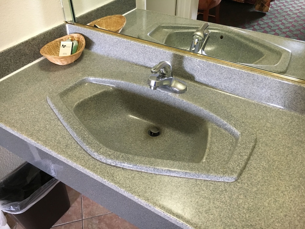 Starlite Motel - Property Image 10