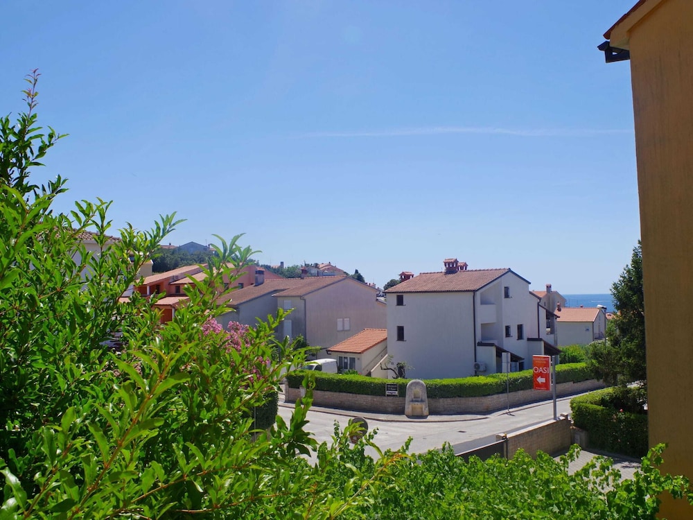 Boutique Apartment in Pjescana Uvala With Balcony view 4