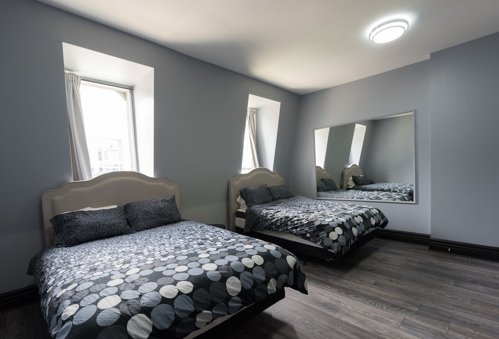 Applewood Suites - West Queen West Loft - Image 2