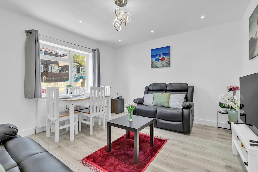 Kemptown Corner With Free Parking By My Getaways