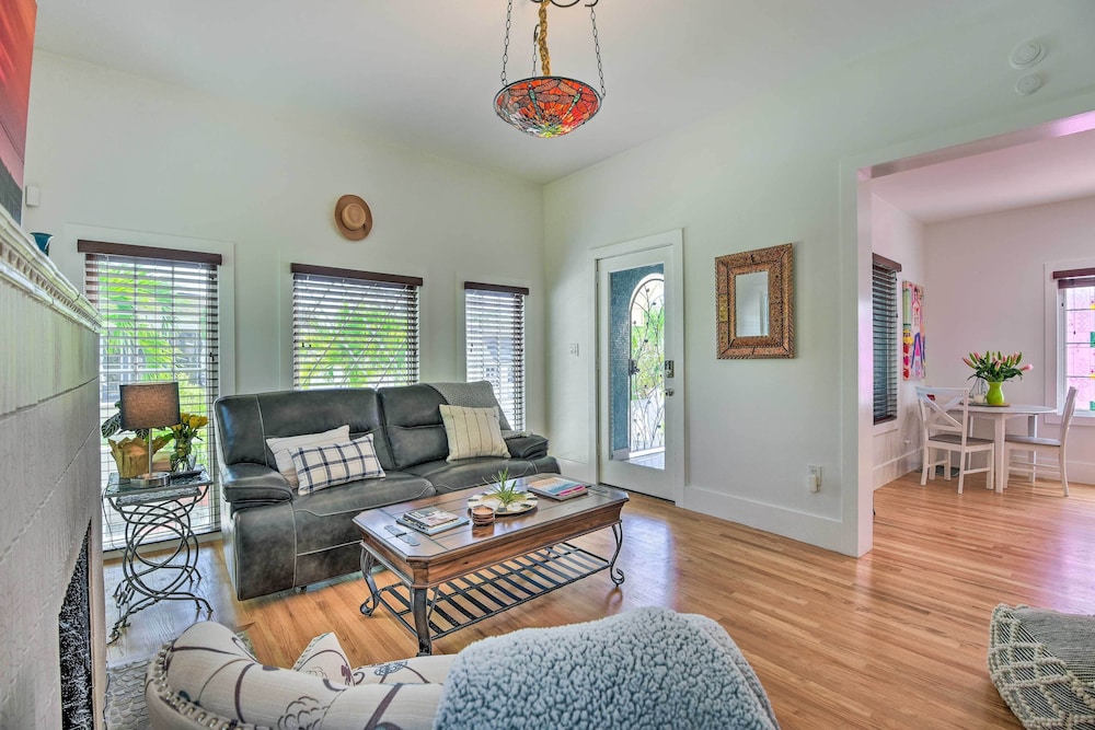 Sarasota Home in Historic District w/ Patio!