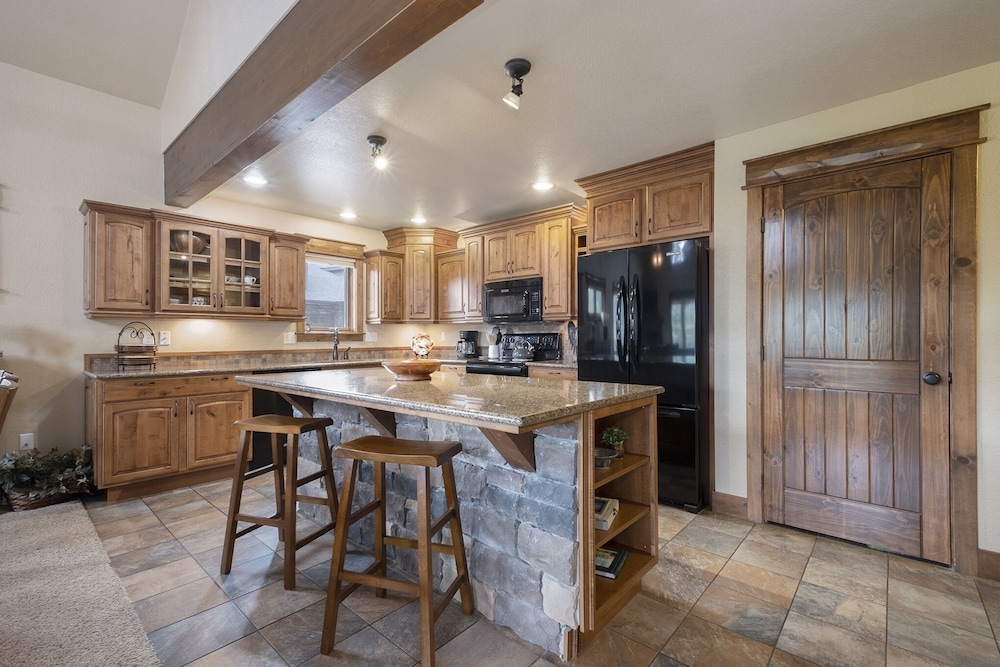Twin Pines -- Ev 6123 3 Bedroom Townhouse by RedAwning - Property Image 41