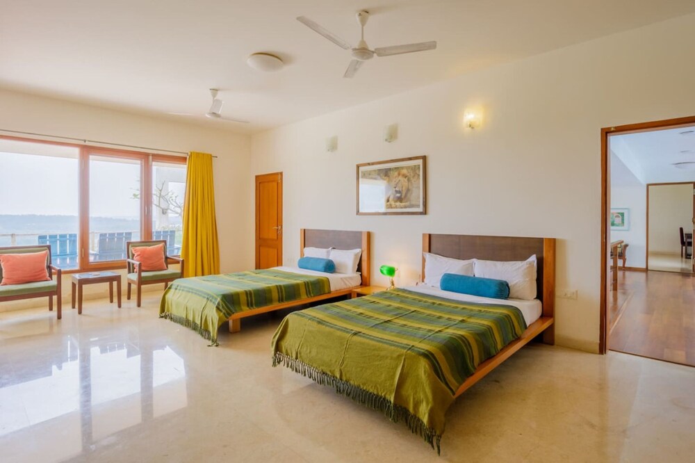 Stunning Hilltop 3BR Villa w Pool and River View
