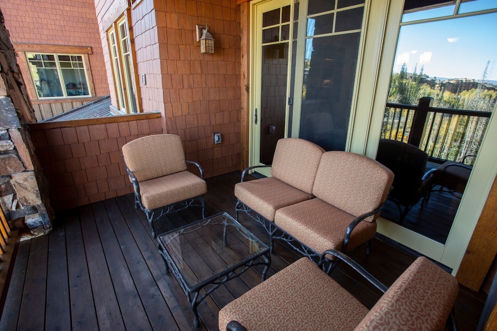 Grand Lodge - 3 Bedroom Deluxe #308 - Ski-in/out 3 Condo
