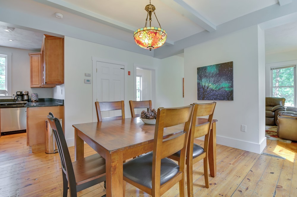 7 Mi to Cranmore Ski Resort! Family Escape w/ Yard