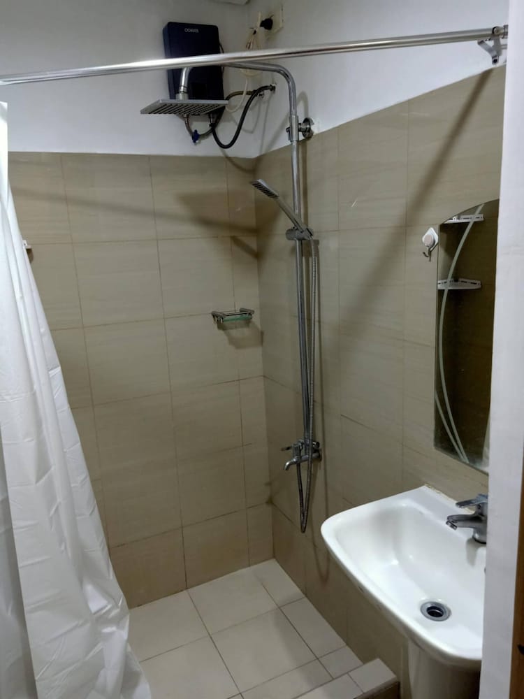 Len's Den2 1BR Condo Mall of Asia, Pasay Manila