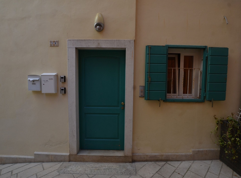 Sea View Downtown Rovinj Apartment