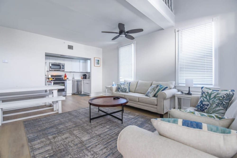 Duval Delight Recently Remodeled Condo On Duval view 3
