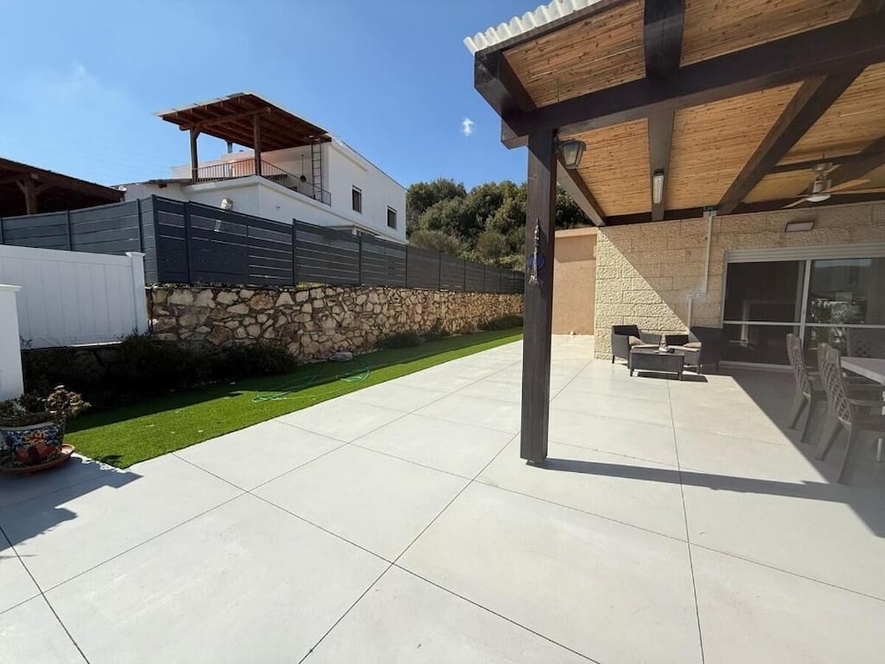 Asaf's house