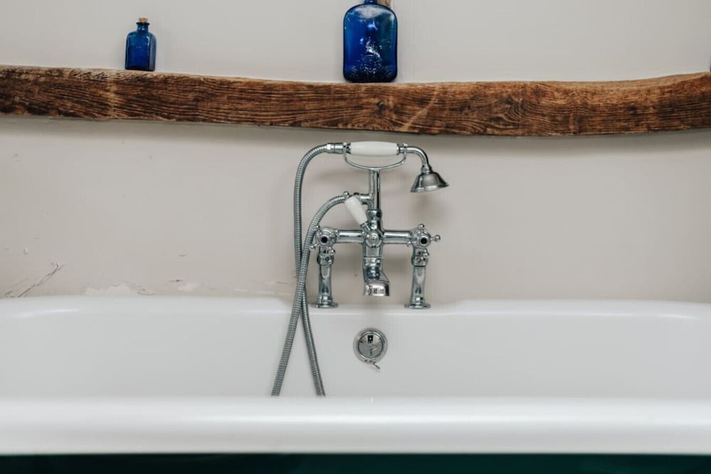 Antelope Cottage - Rural Pet Friendly Cottage