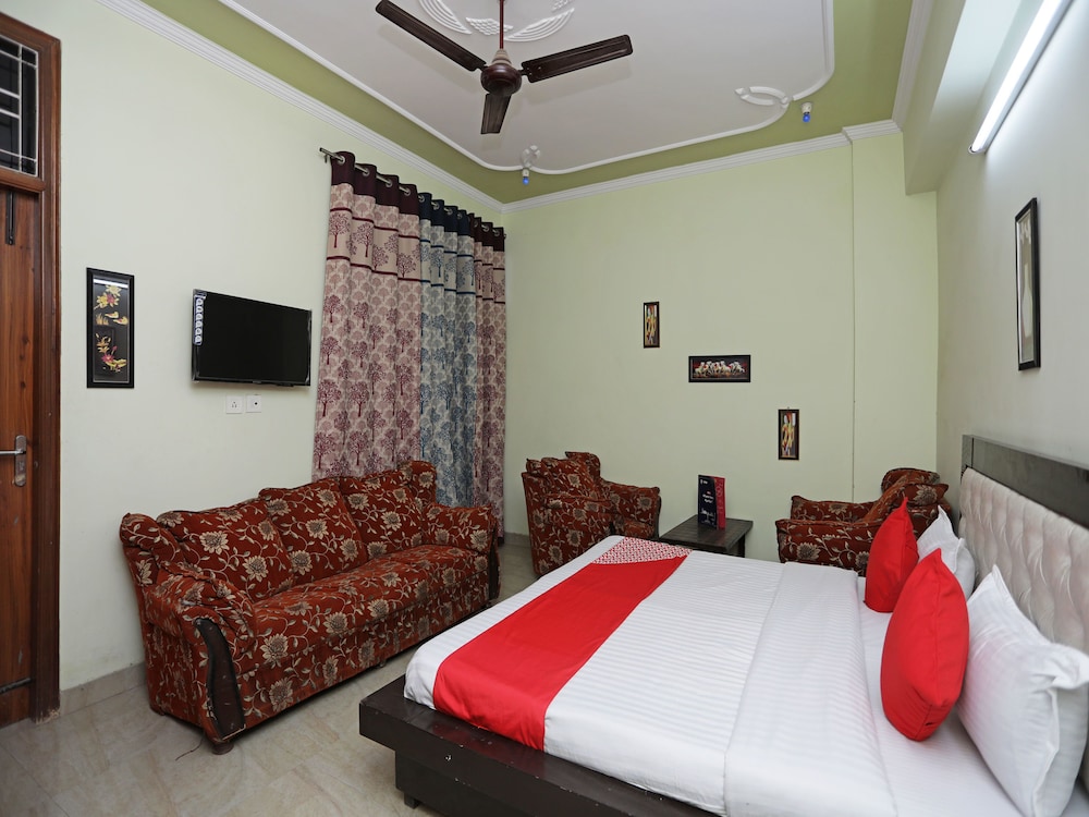 OYO 12502 City Hotel