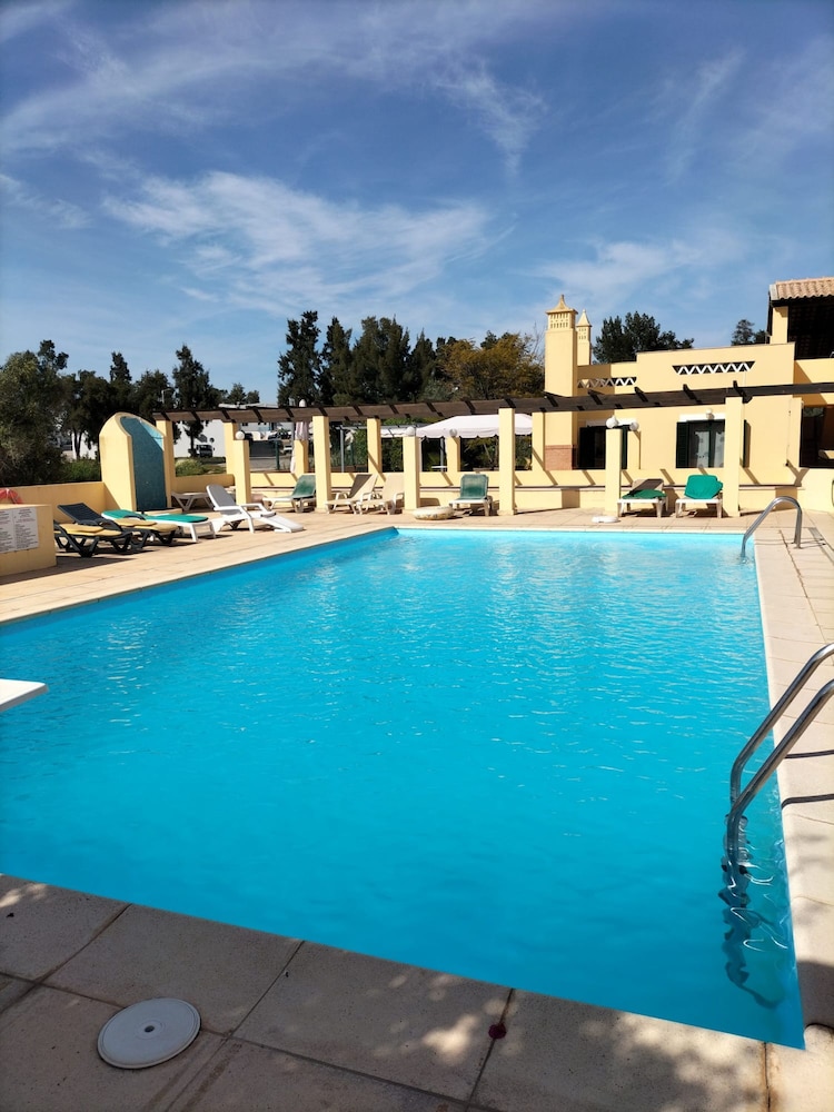 T2 Vila Bairos A C Piscina e Garagem Vilamoura