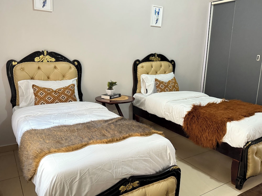 Spacious & Modern 3-bedroom Foxdale