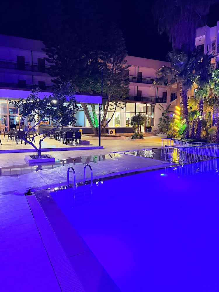 Rivador Hotel