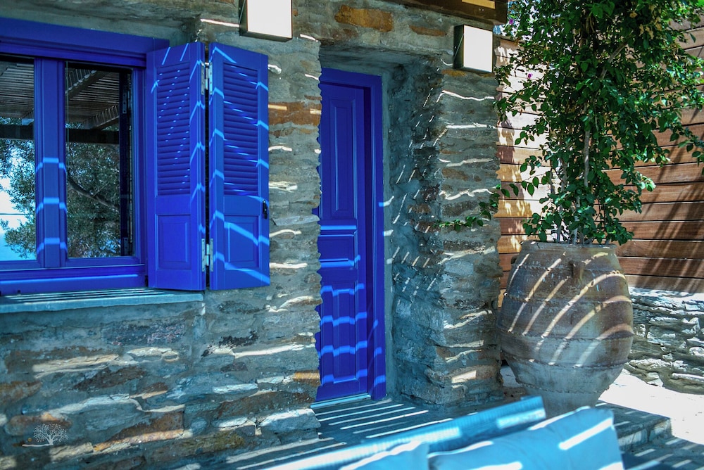 Zen Blue Suites Luxury and Nature in Kea