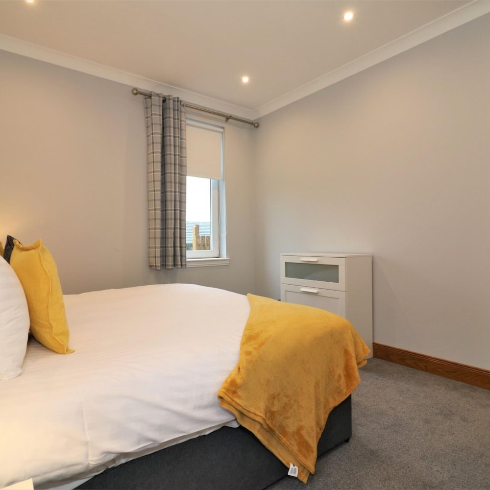 Greenlees Clubhouse 3 bed - Cambuslang view 4