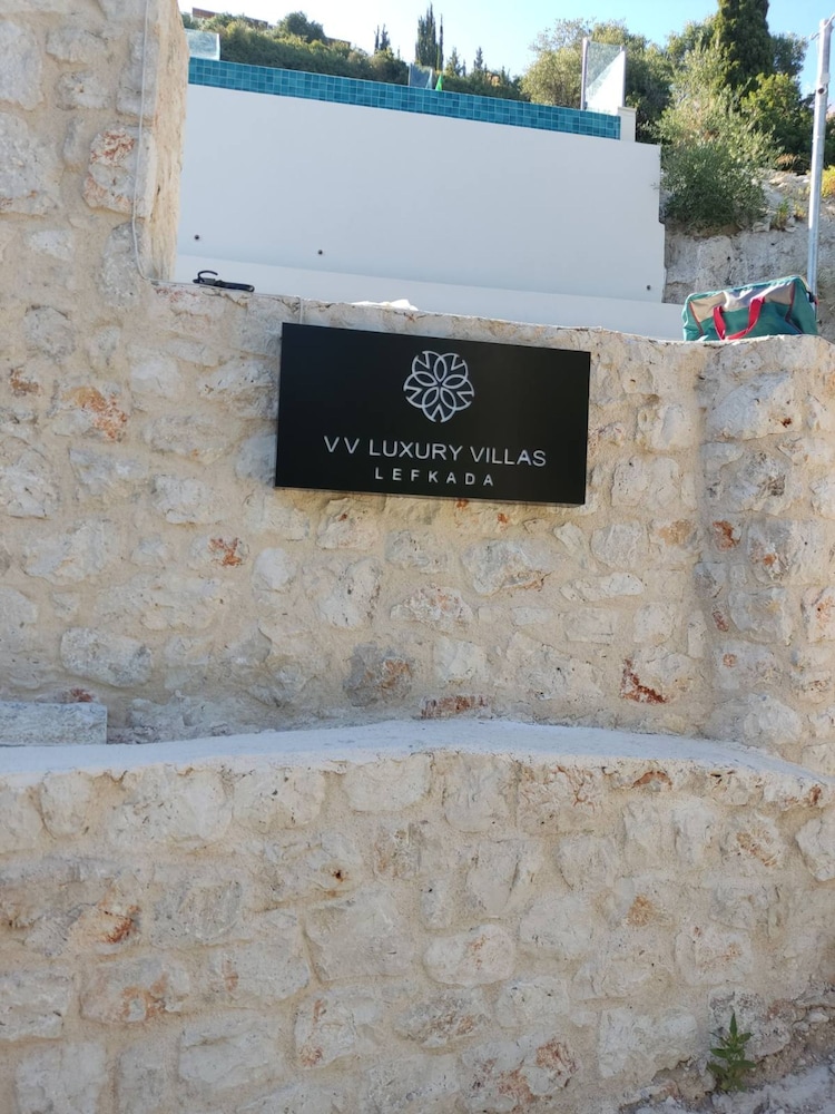 VV Luxury Villas