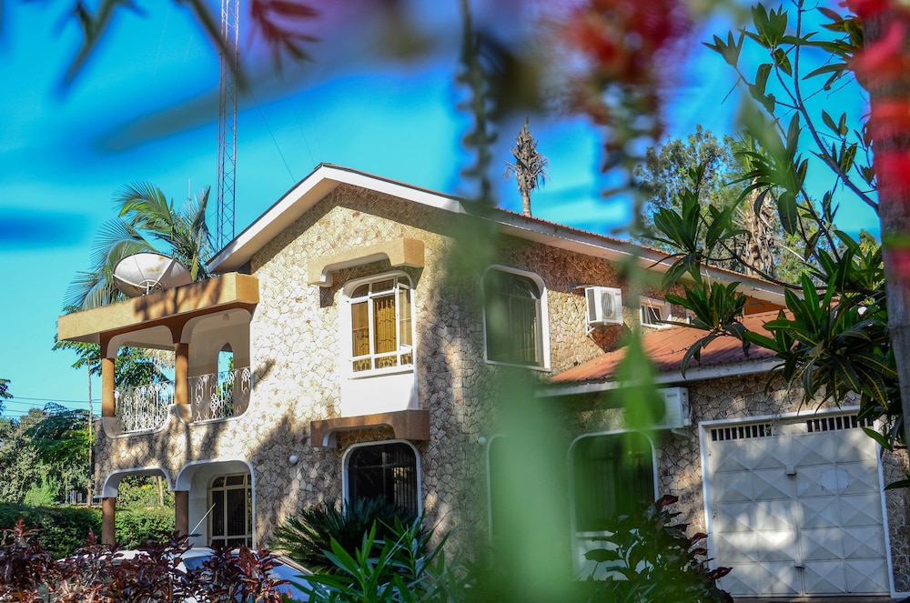 Mama Thea Homes - Hostel