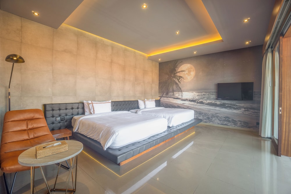Exquisite 5BR Villa: Premier Luxury in Seminyak