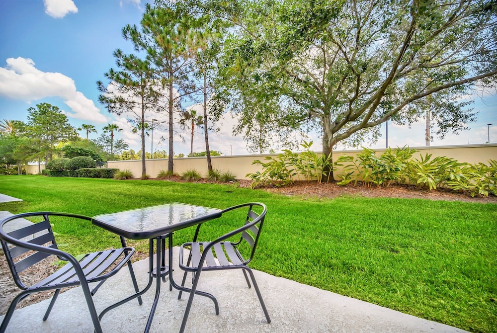 Spacious and Modern Townhome! Close to Attractions and Conventions Center! 3vc5014-10