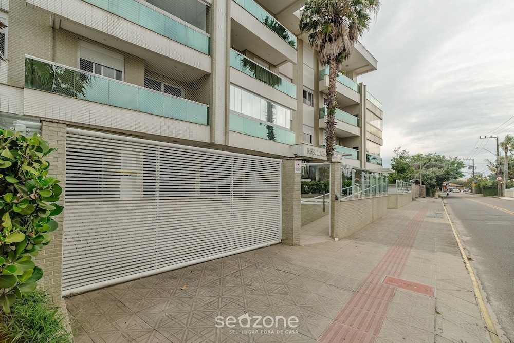 Apt w/ Side sea View, Seaside Condominium Rap0306