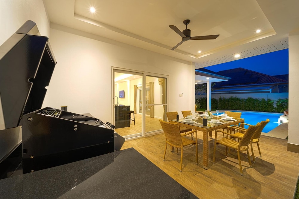 Brand-New Modern 3-Bedroom Villa MB20