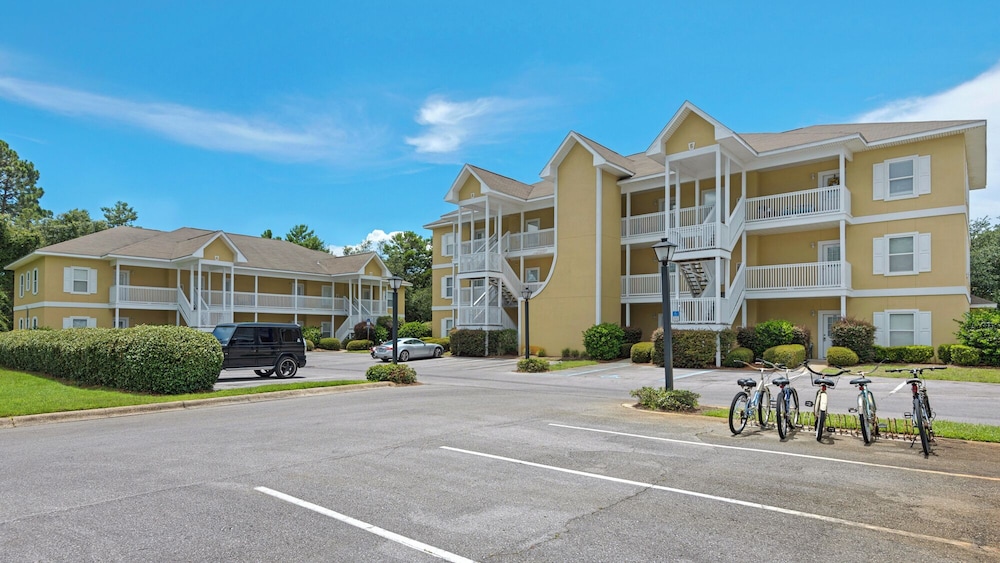 Seagrove 2BR Near Lake & Beach + Free Tickets: Bikes, Dolphin Cruise & More!
