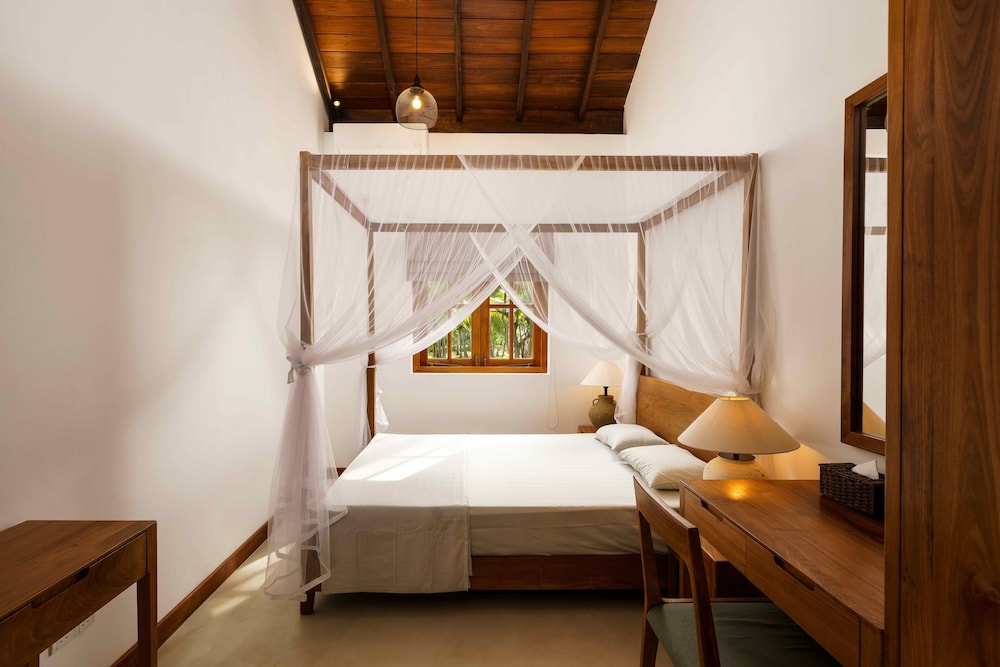 Kandakuliya Sunrise Beach Villas