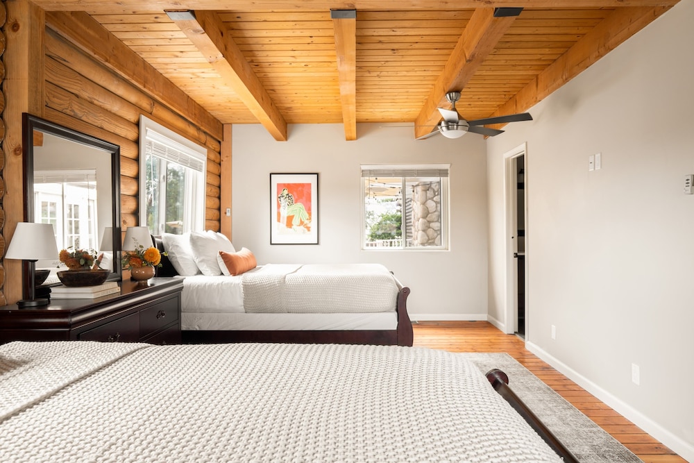 Chateau Syrah by Avantstay Picturesque Estate w/ Pool, Table Tennis & Pool Table New Pickleball Court + Basketball Hoop view 5