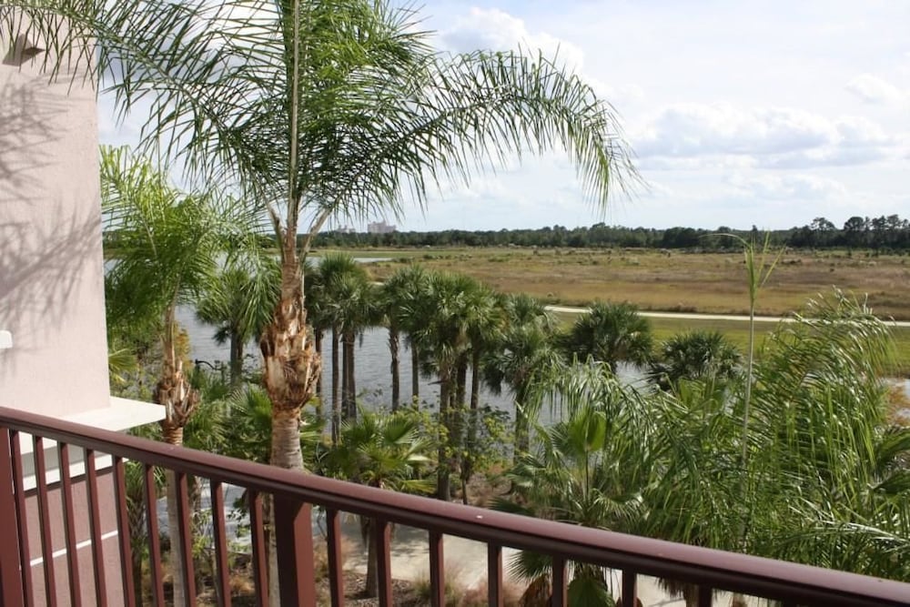 Vista Cay Resort
