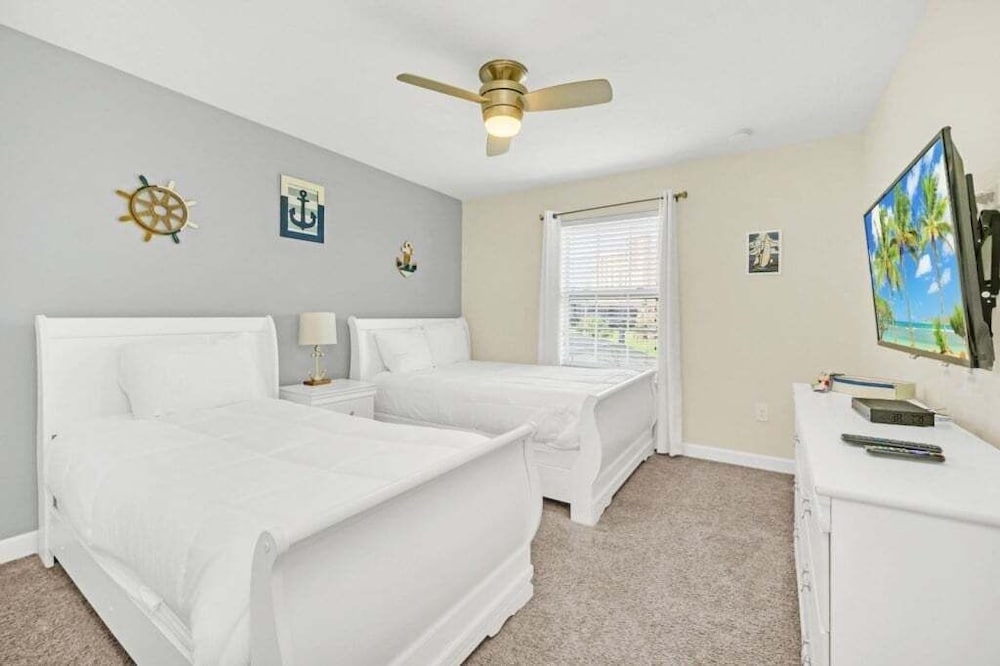 Beautiful Paradise Palms Retreat 4 Bedroom Townhouse