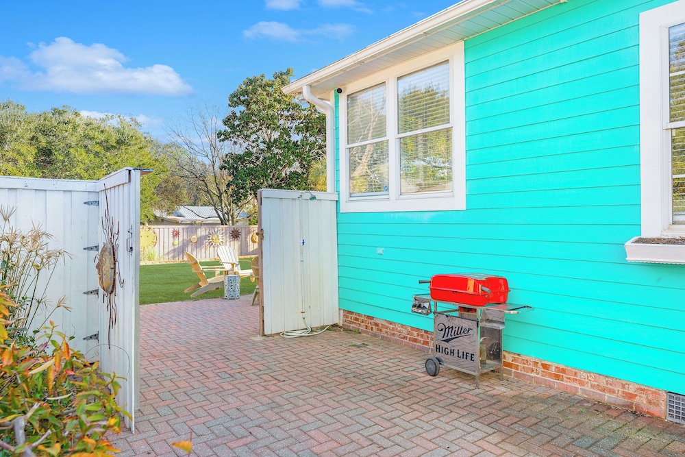 Steps to Ocean! PCB Family Home w/ Outdoor Oasis