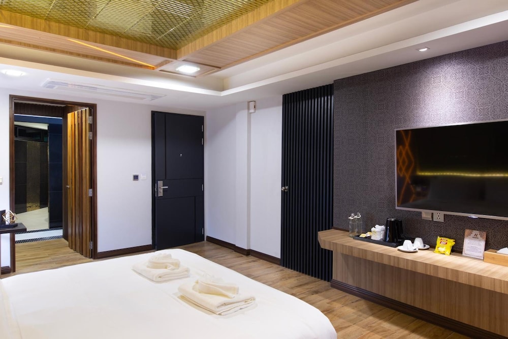 Holatel Hotel Phitsanulok