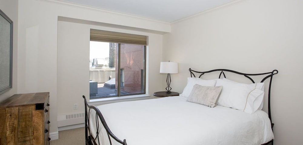 Moore Suites - Salter's gate